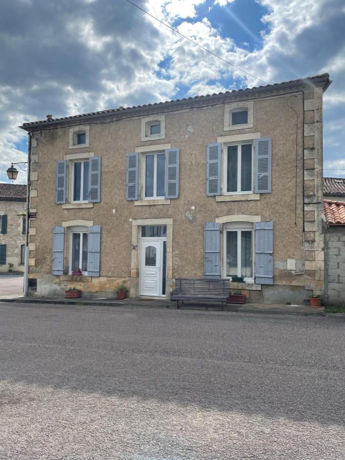 Chez Sarah - L'Escapade Bed & Breakfast Javerlhac-et-la-Chapelle-Saint-Robert Luaran gambar